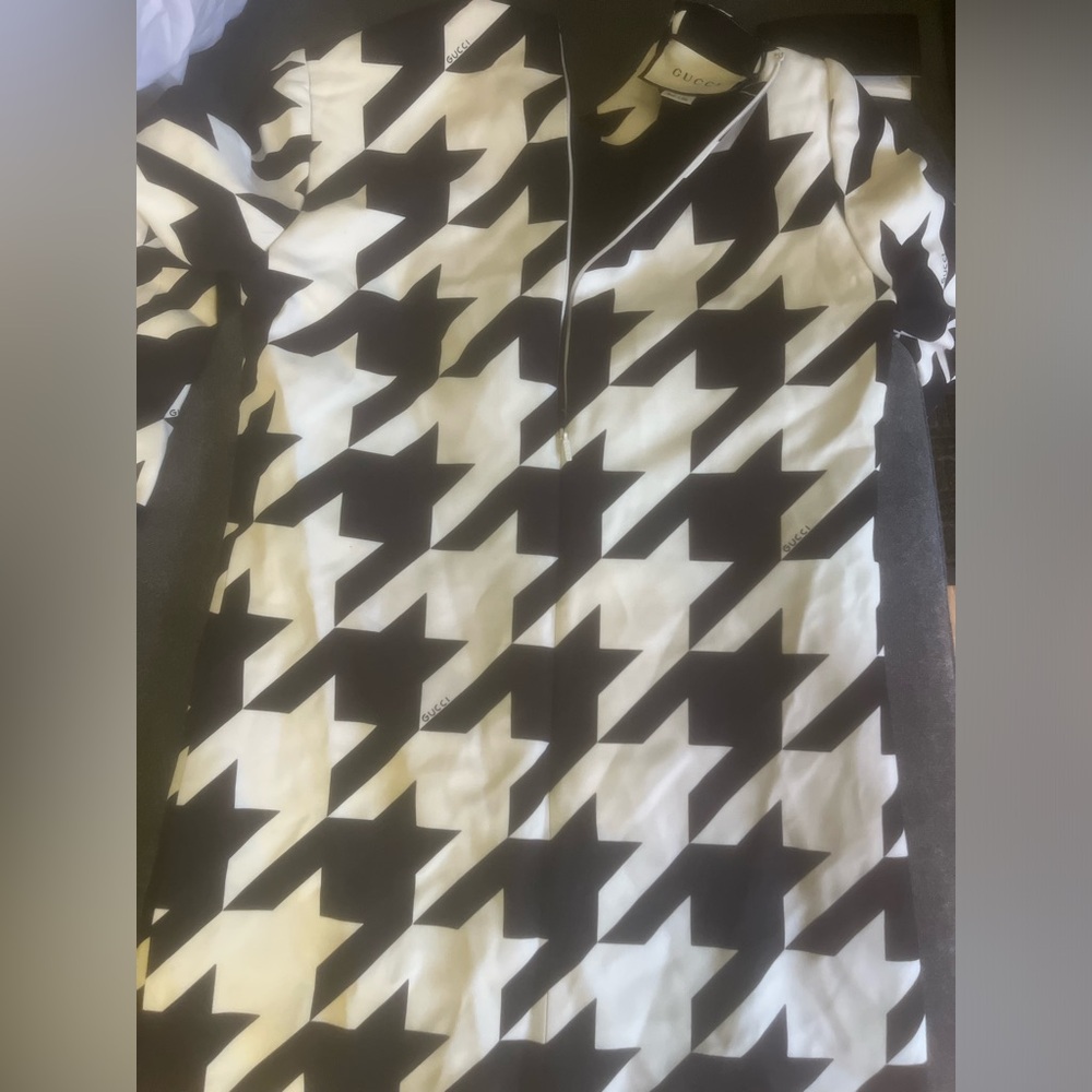 Brand new Gucci Dress never worn Size 40